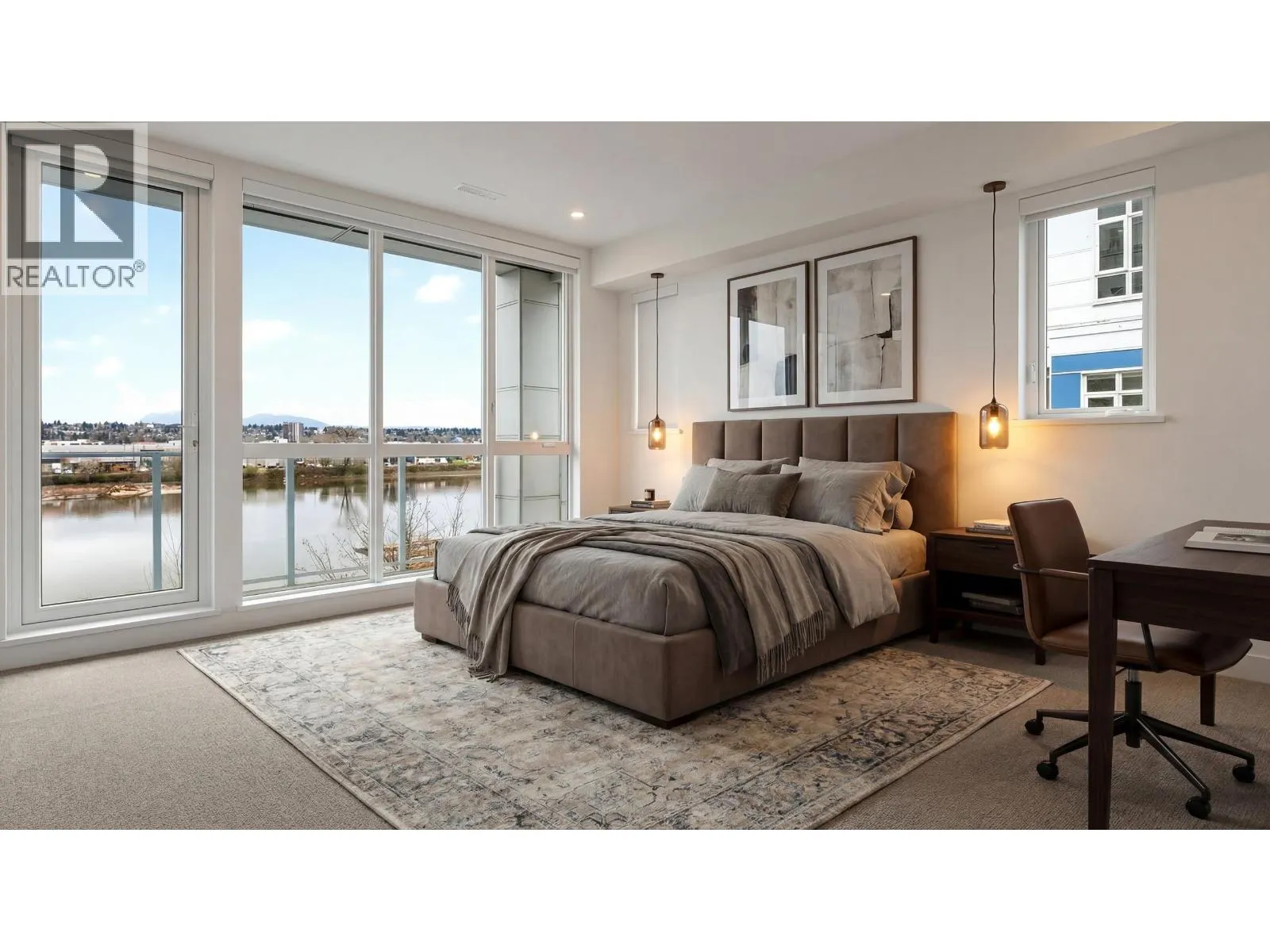 76 10333 RIVER DRIVE