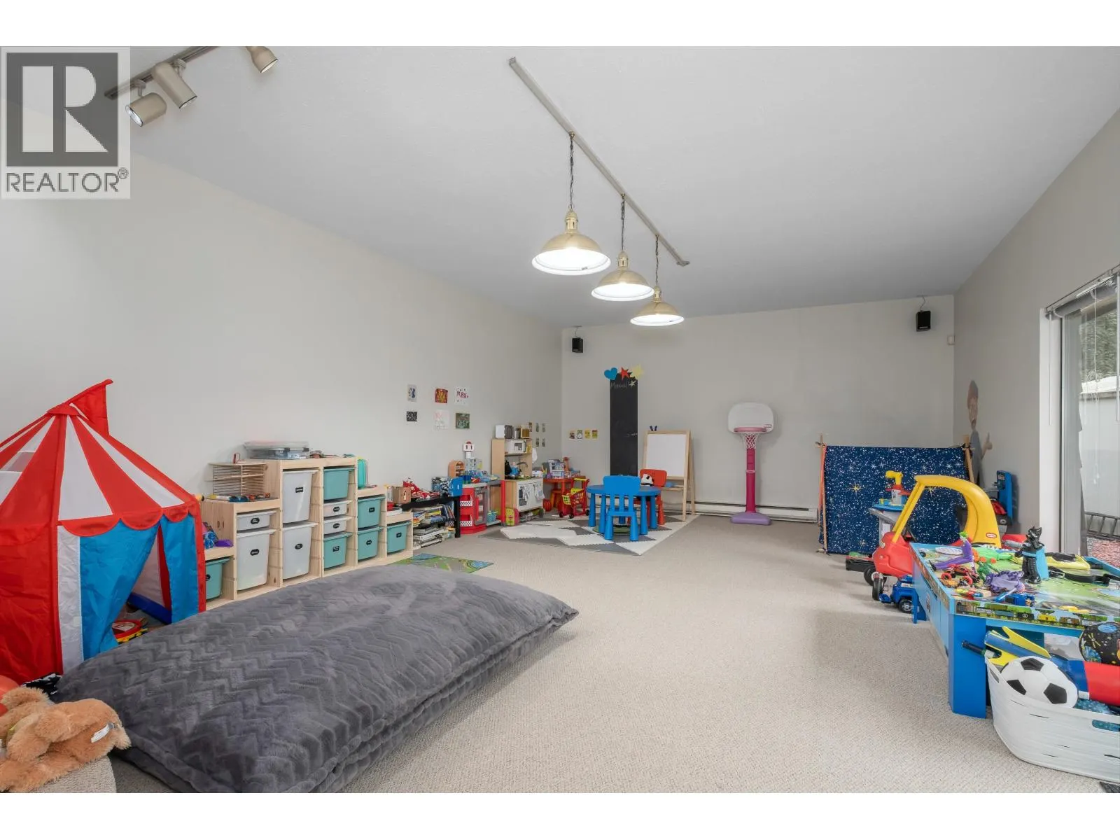 12795 FERN CRESCENT