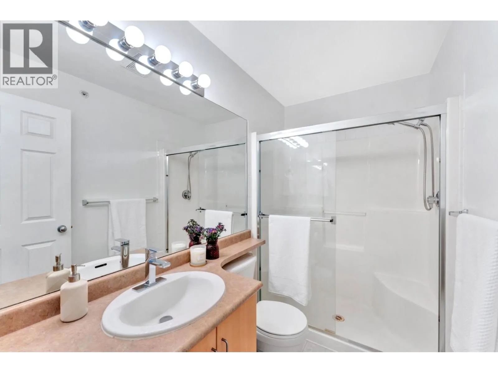 142 1055 RIVERWOOD GATE