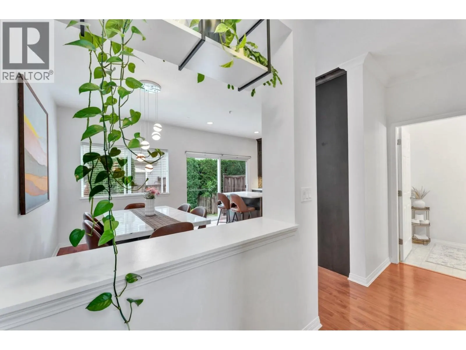 142 1055 RIVERWOOD GATE