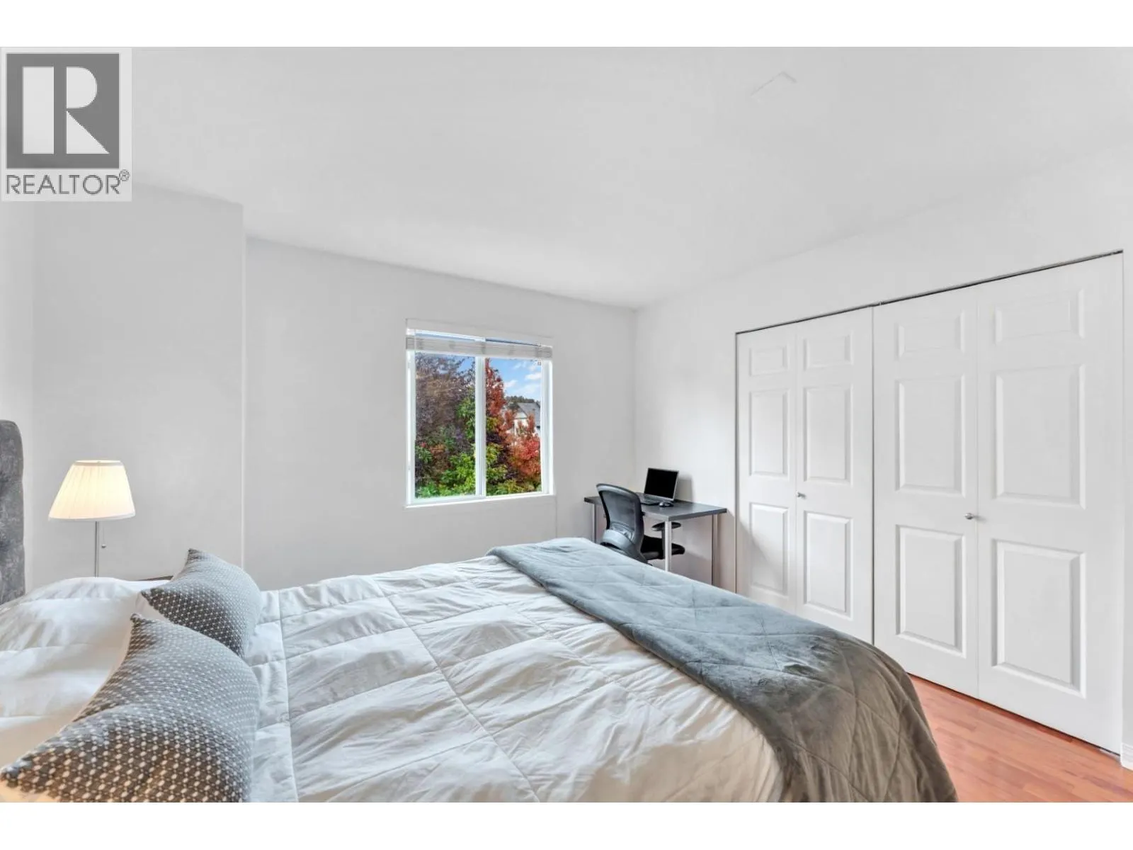 142 1055 RIVERWOOD GATE