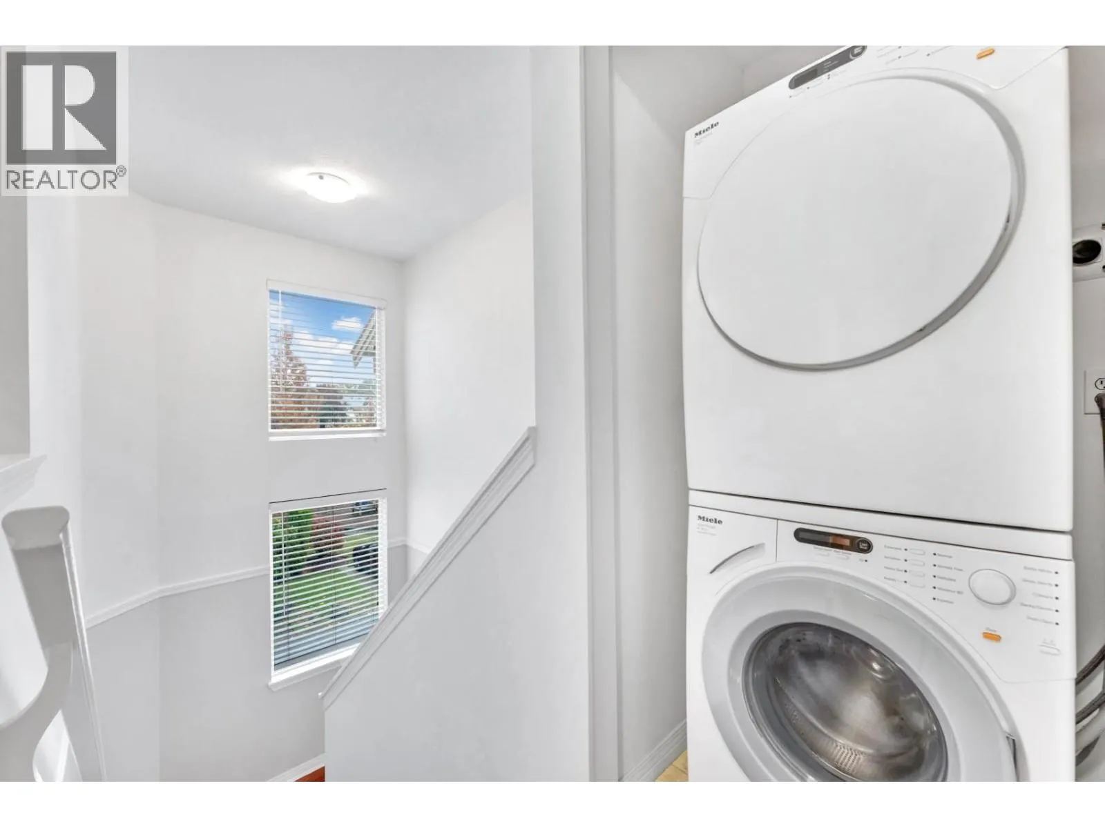 142 1055 RIVERWOOD GATE