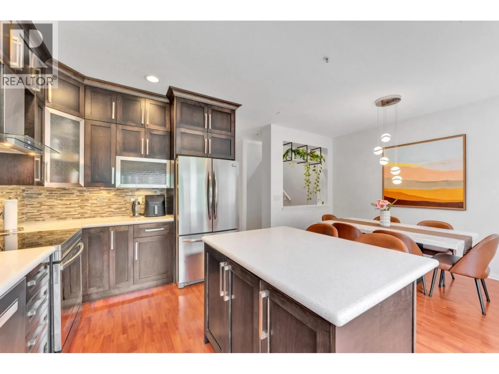 142 1055 RIVERWOOD GATE