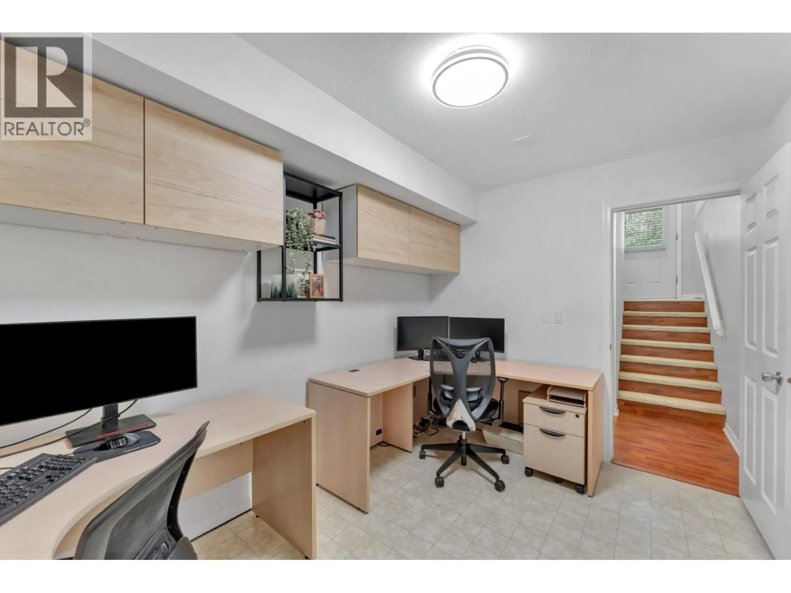 142 1055 RIVERWOOD GATE