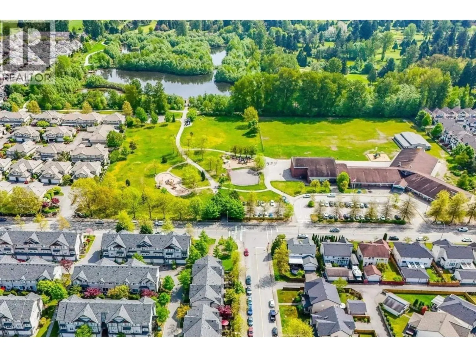 142 1055 RIVERWOOD GATE