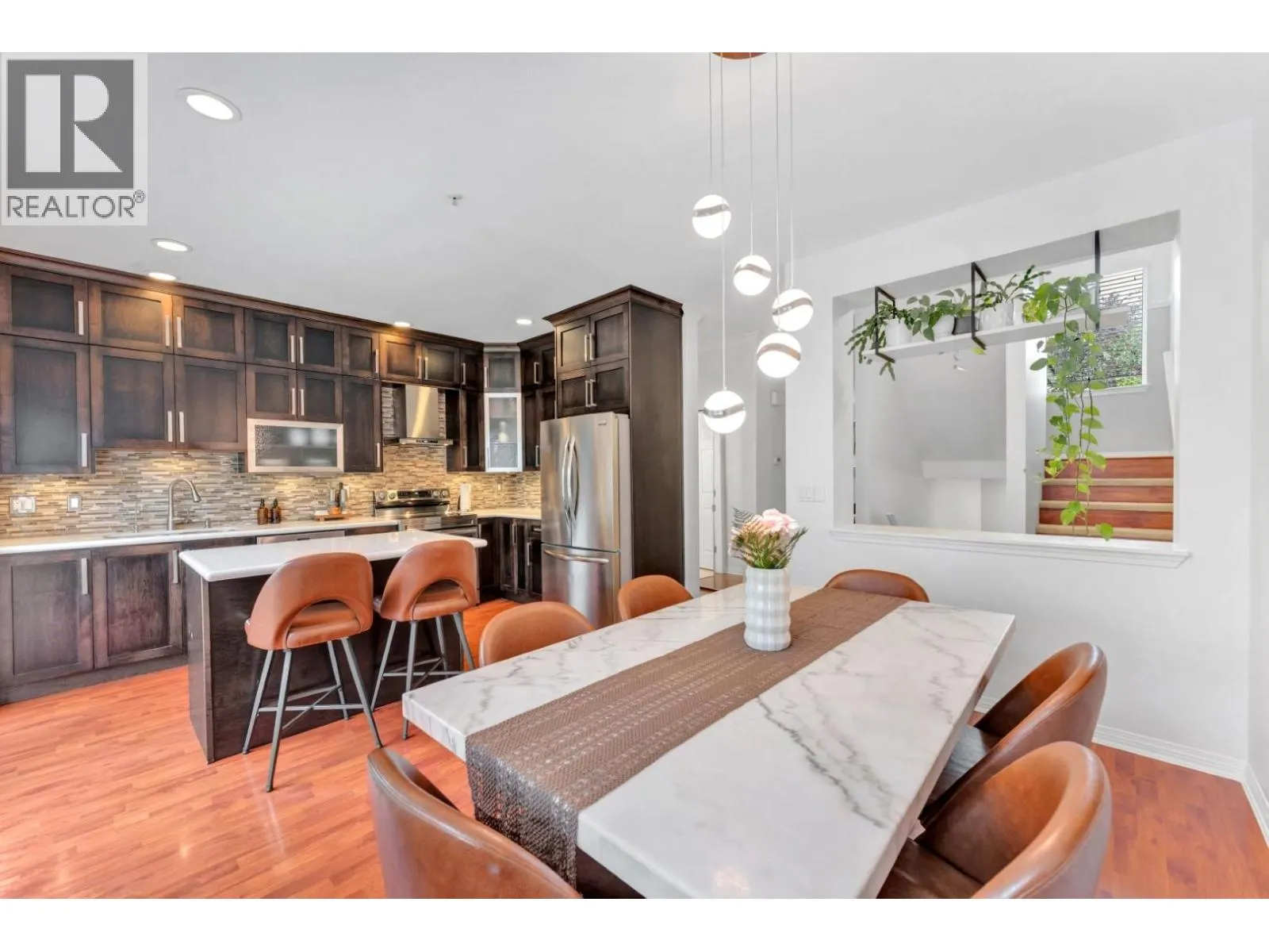 142 1055 RIVERWOOD GATE