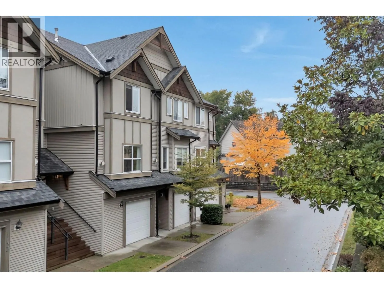 142 1055 RIVERWOOD GATE