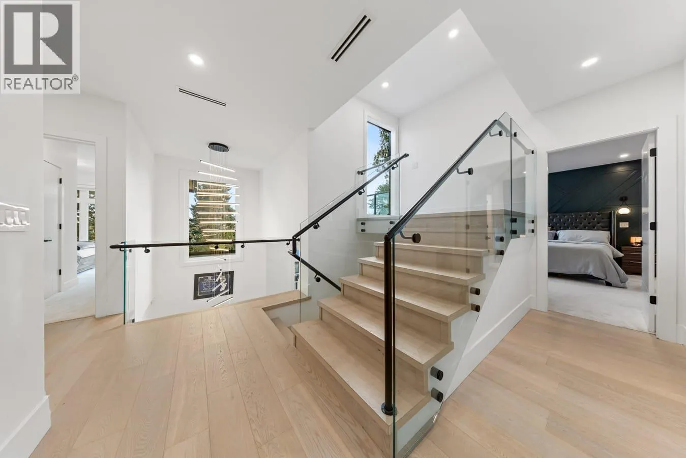 5243 CARSON STREET