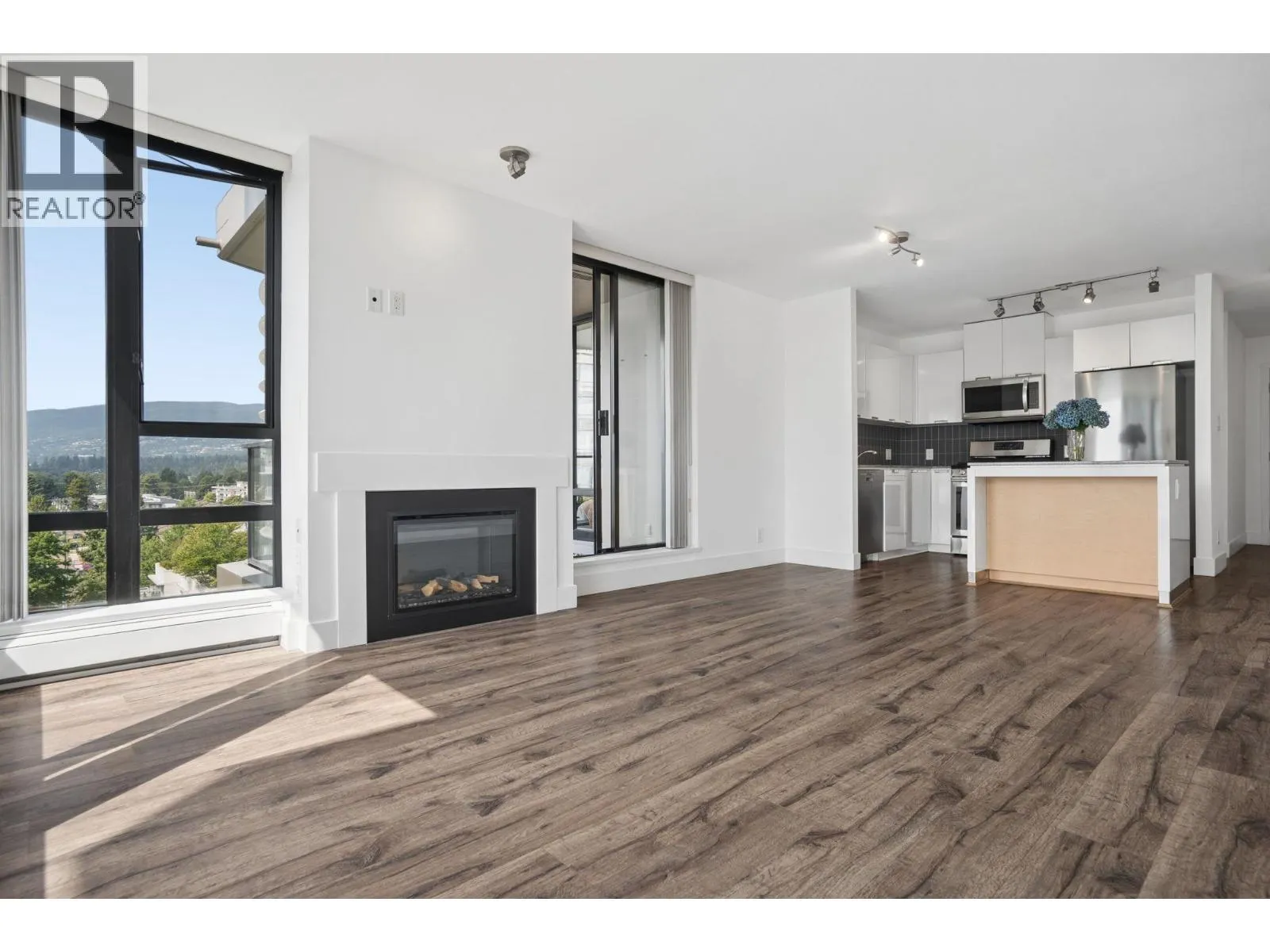 903 151 W 2ND STREET