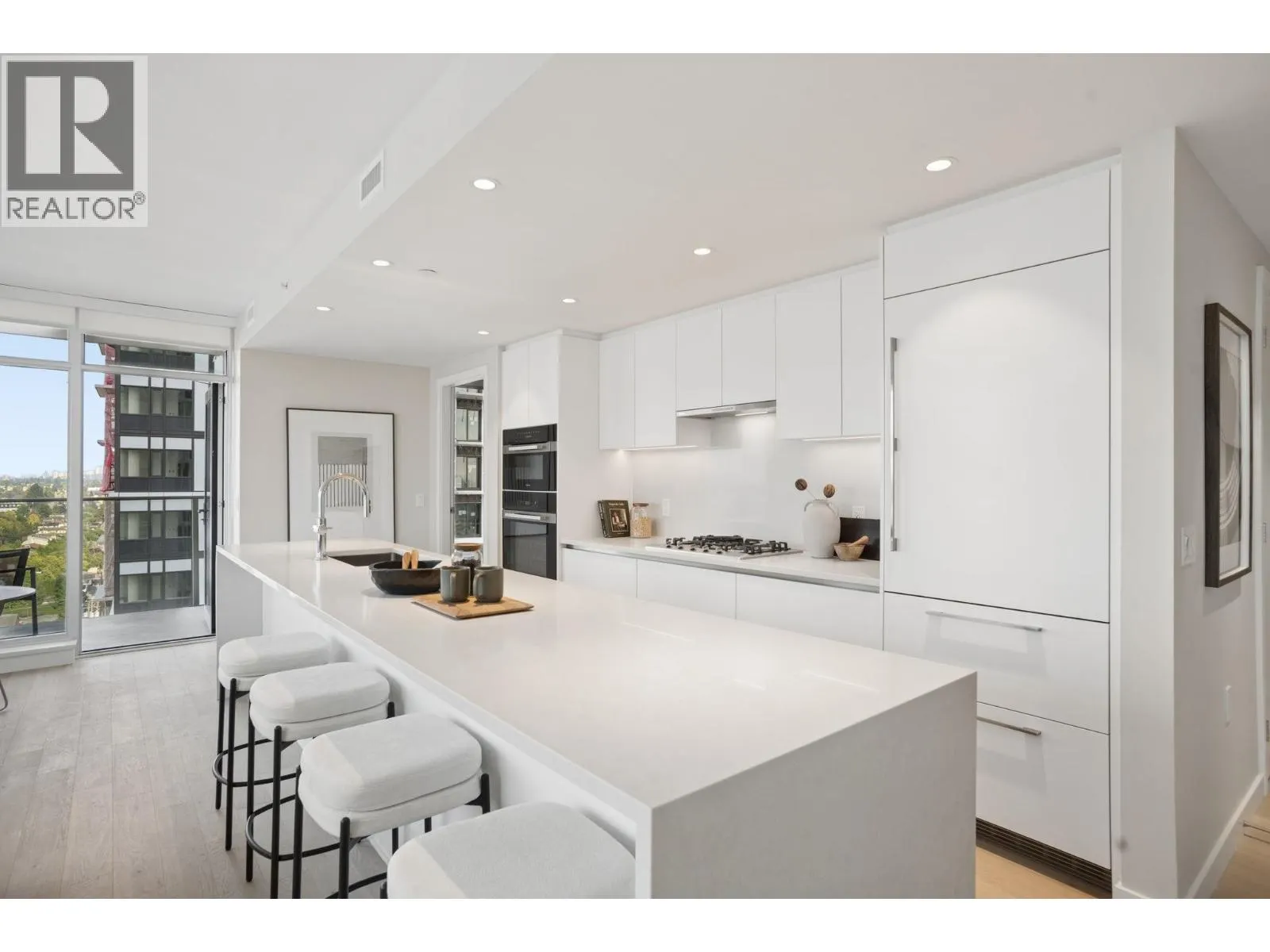 1203 485 W 42 AVENUE