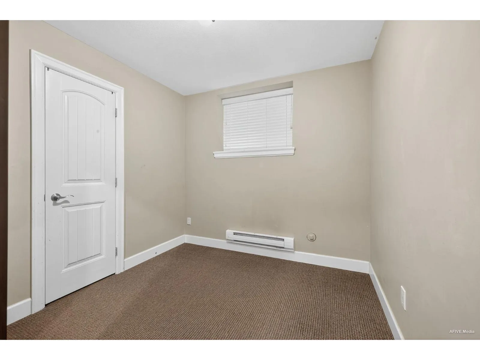 Avenue 17372 64A AVENUE