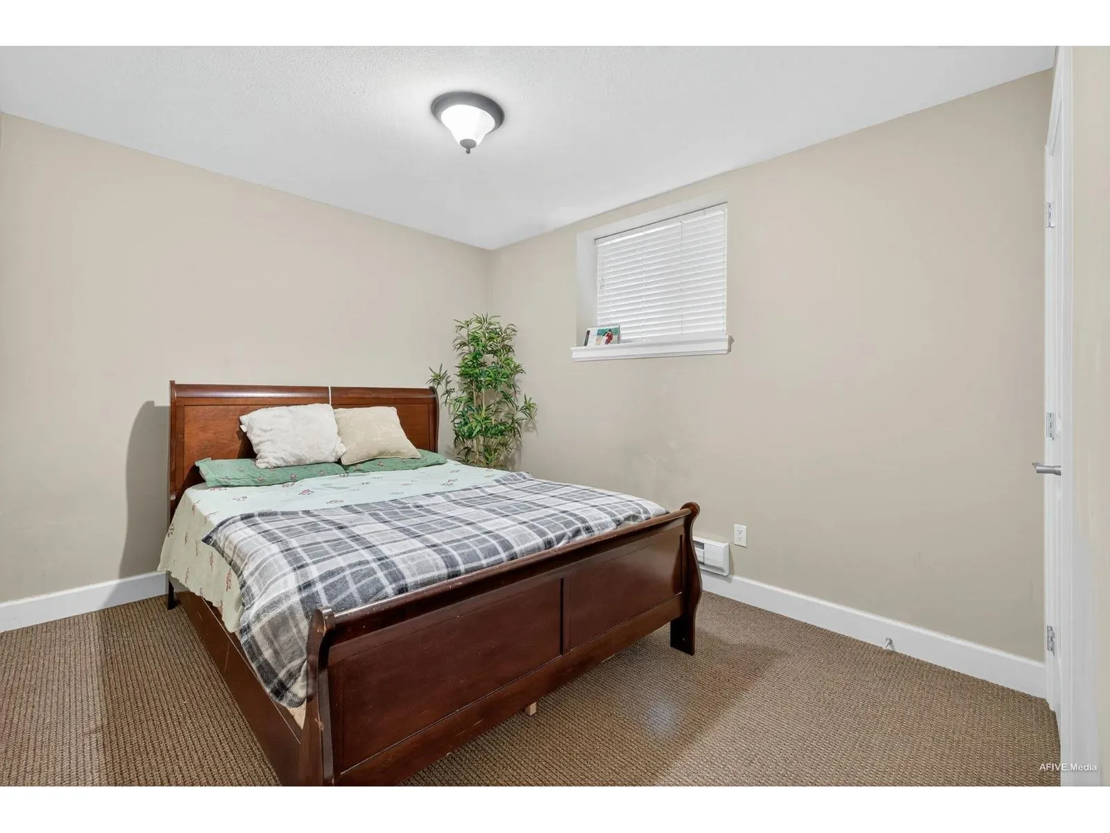Avenue 17372 64A AVENUE