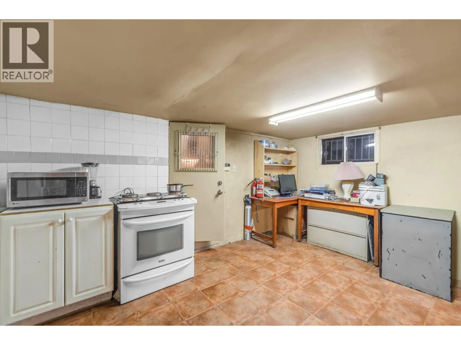 2141 MARINE WAY