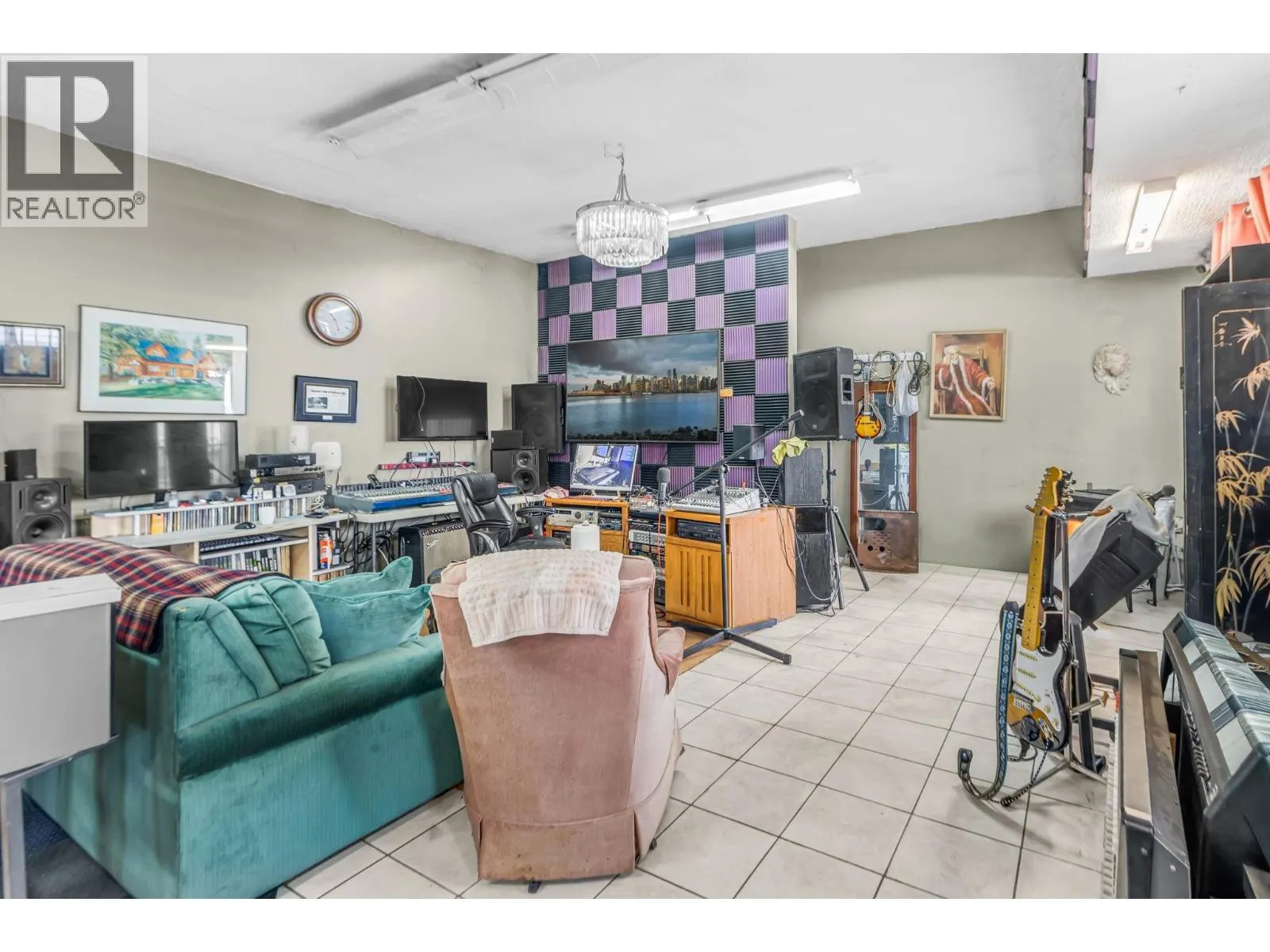 2141 MARINE WAY