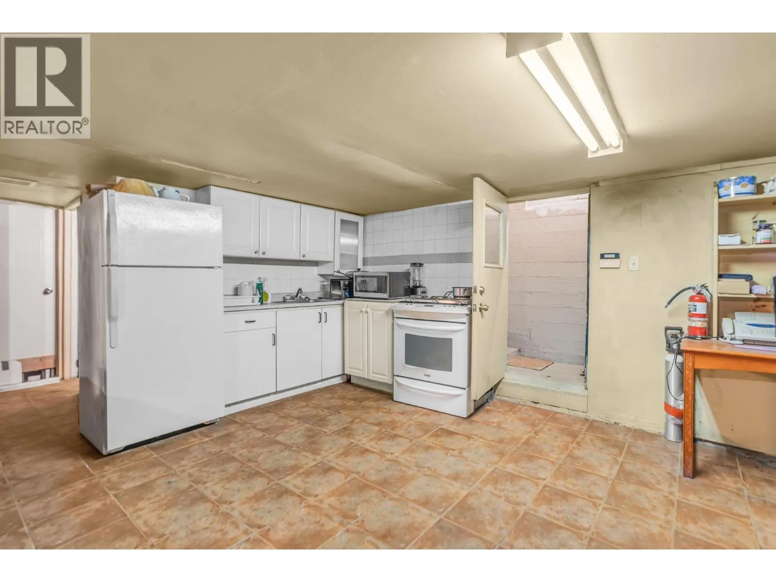 2141 MARINE WAY