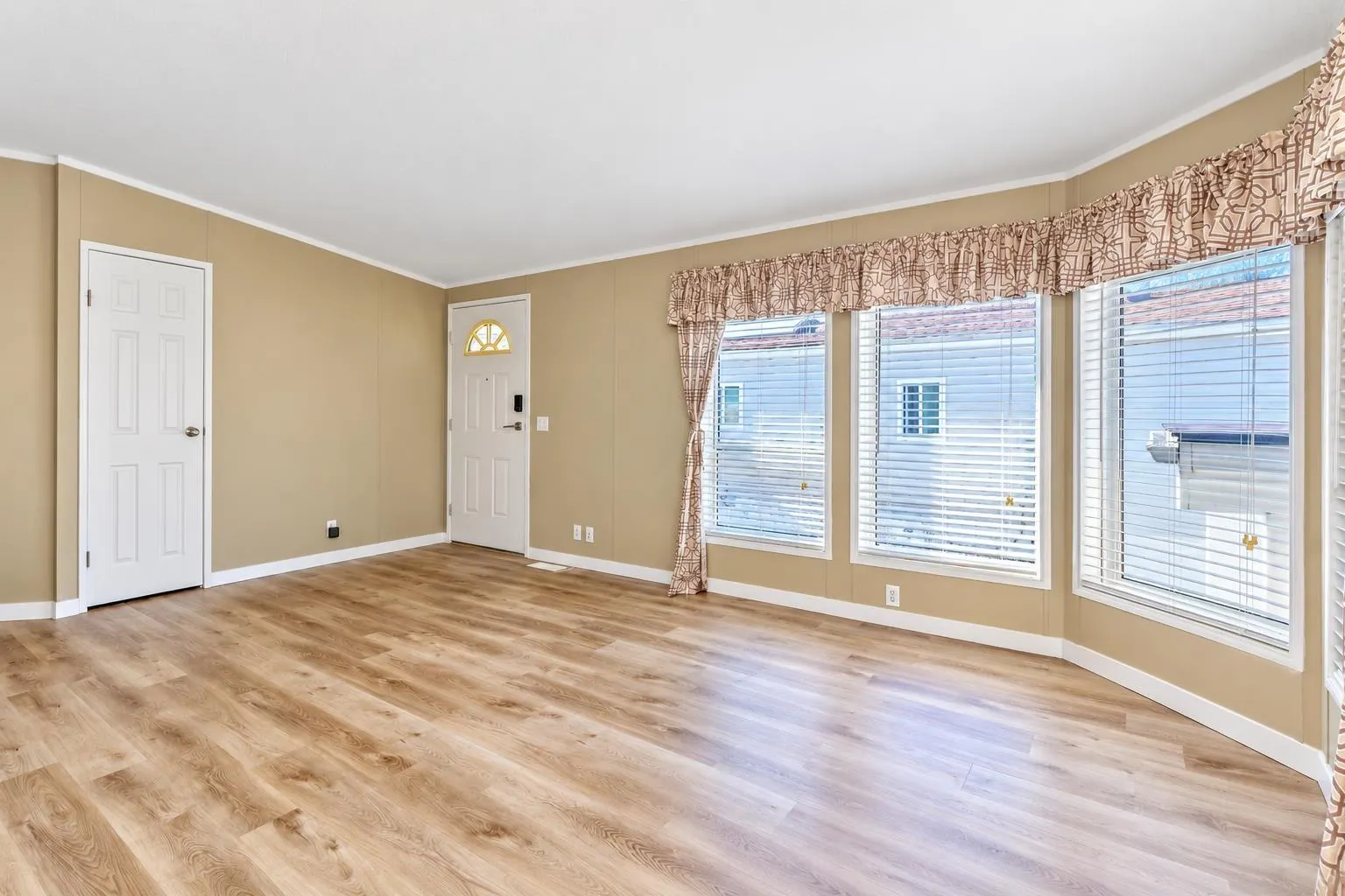 91 41168 LOUGHEED HIGHWAY