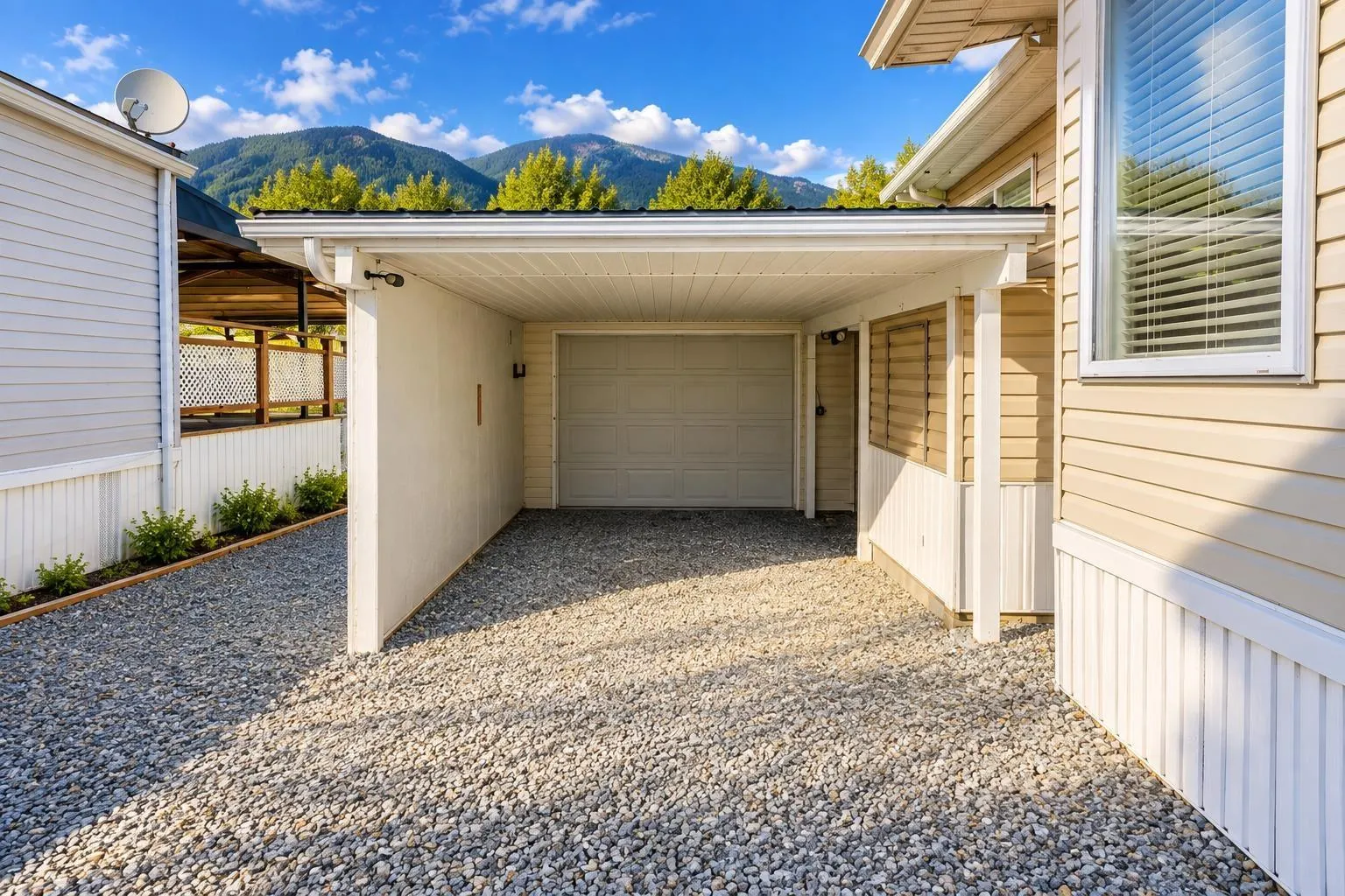 91 41168 LOUGHEED HIGHWAY