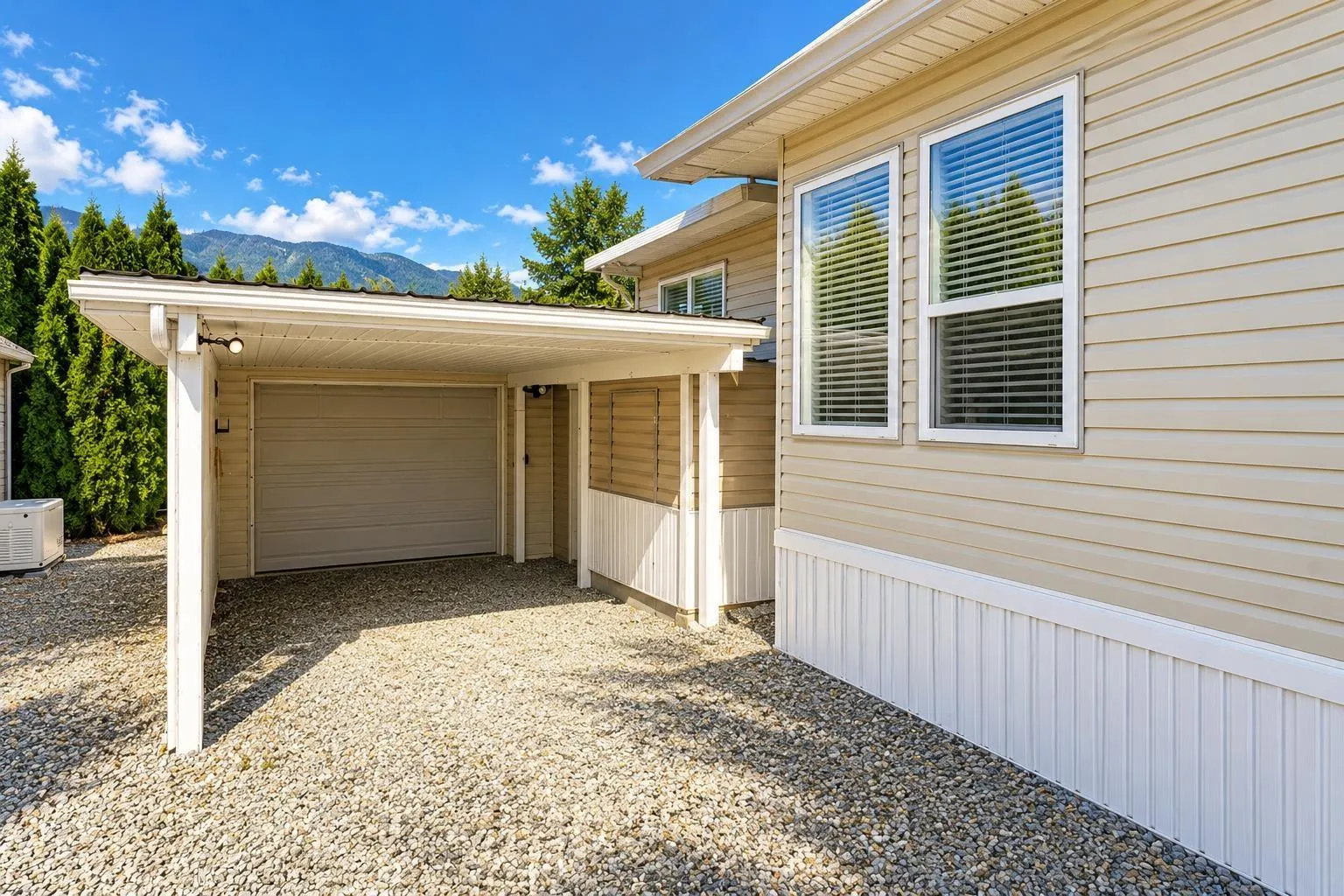 91 41168 LOUGHEED HIGHWAY