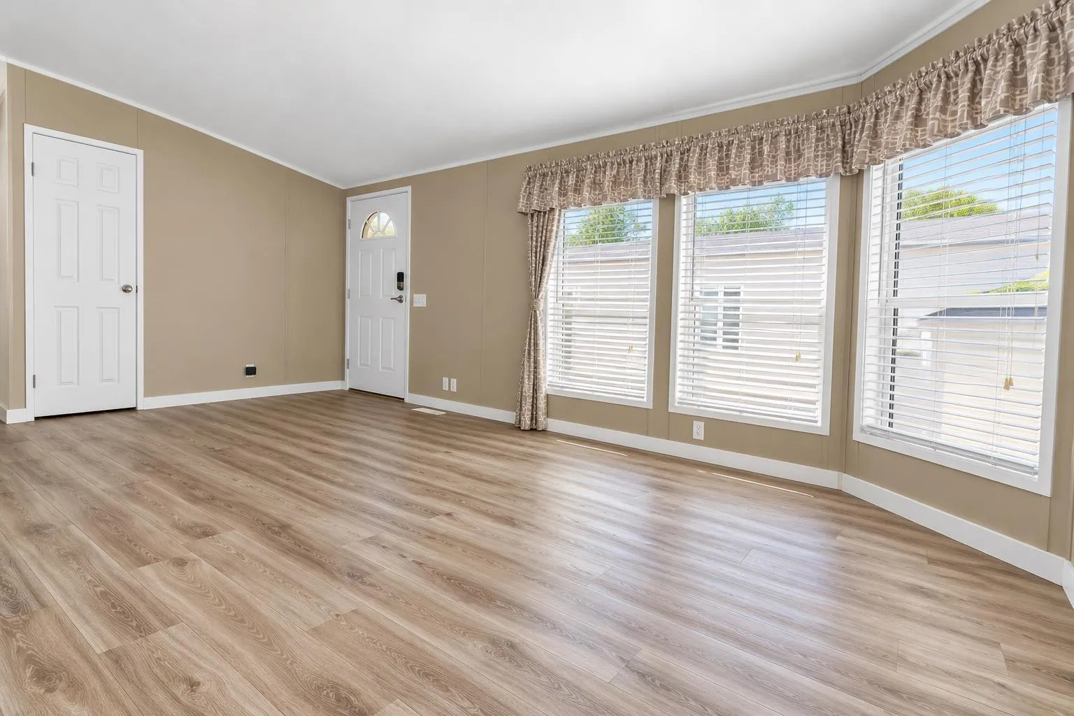 91 41168 LOUGHEED HIGHWAY