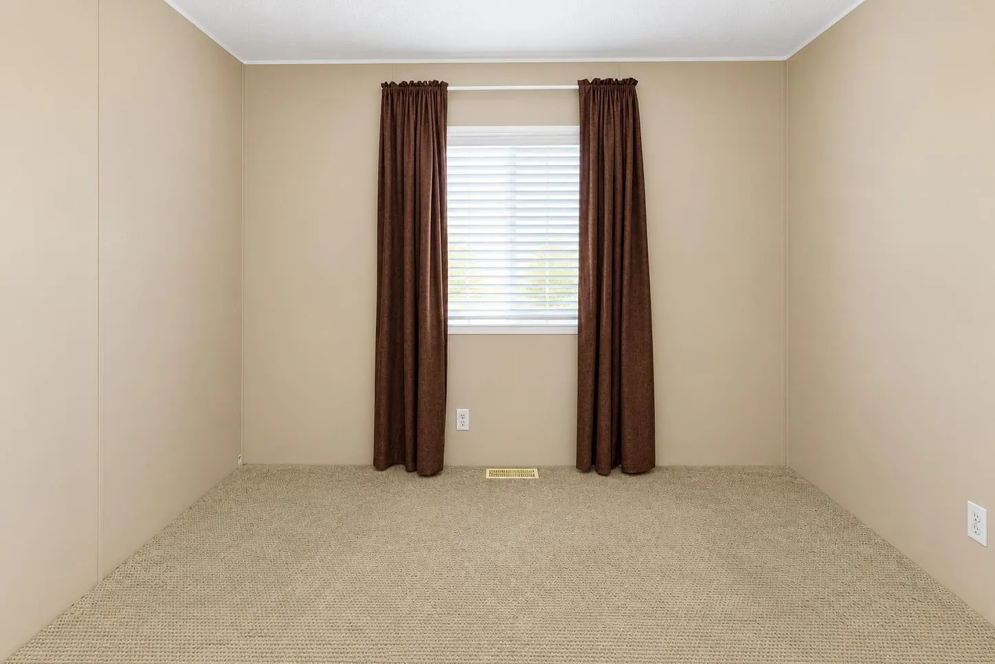 91 41168 LOUGHEED HIGHWAY