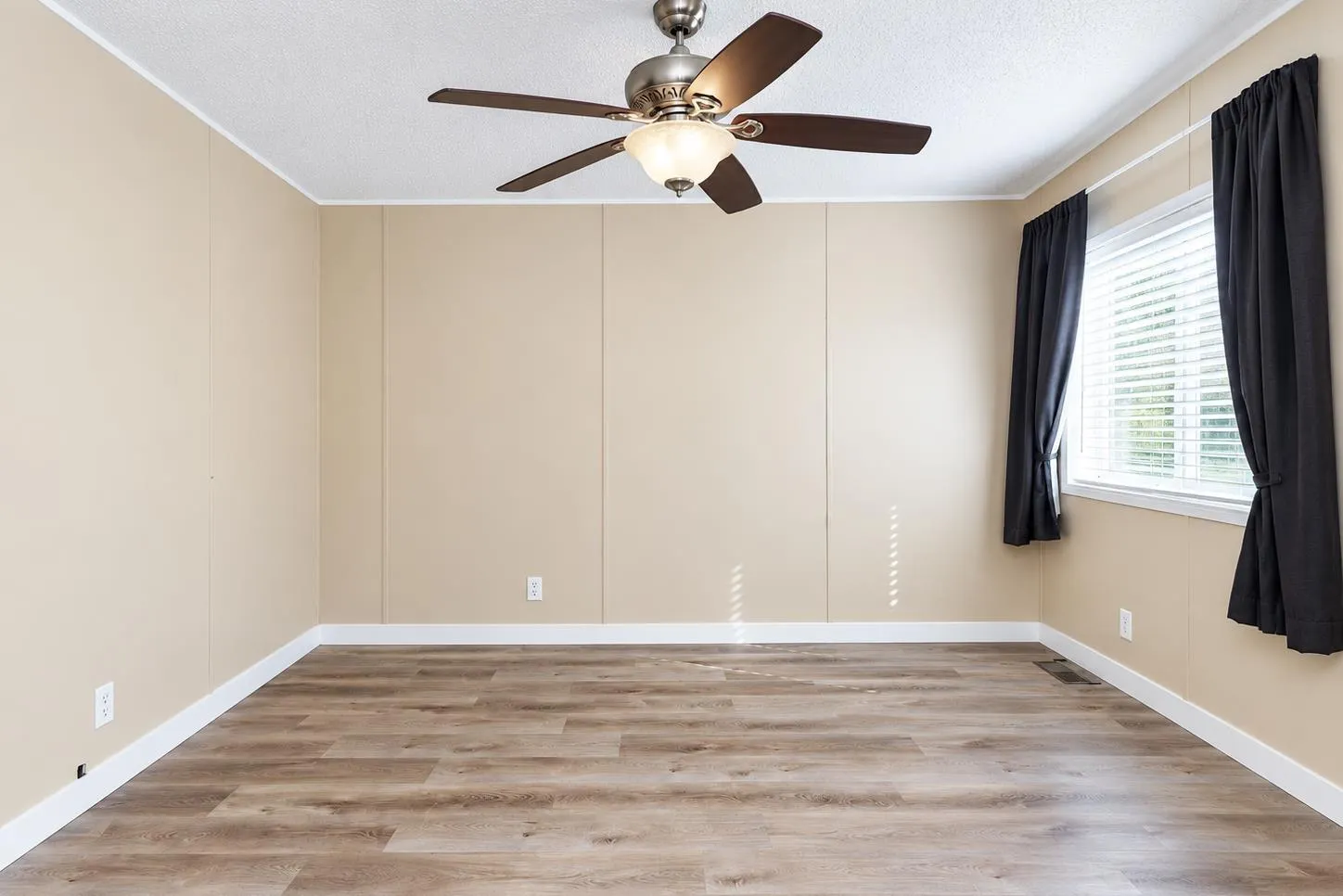 91 41168 LOUGHEED HIGHWAY