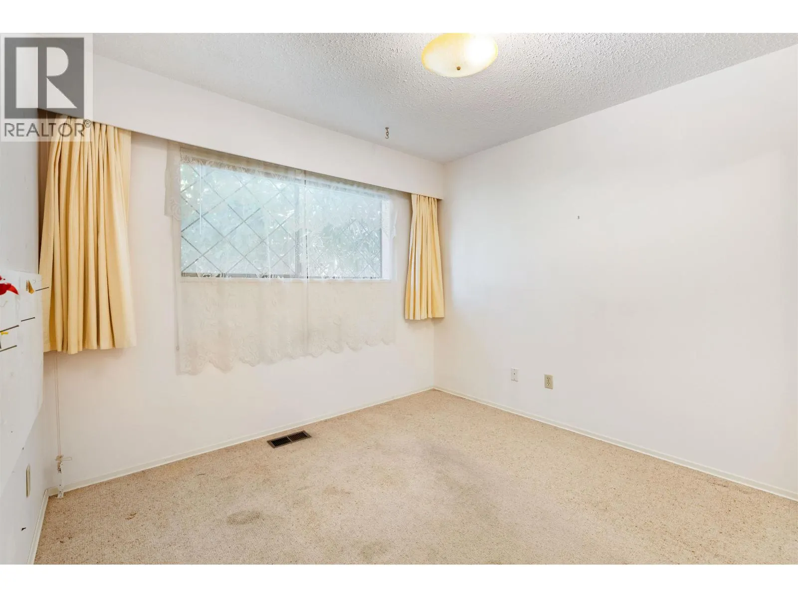 2019 PAULUS CRESCENT