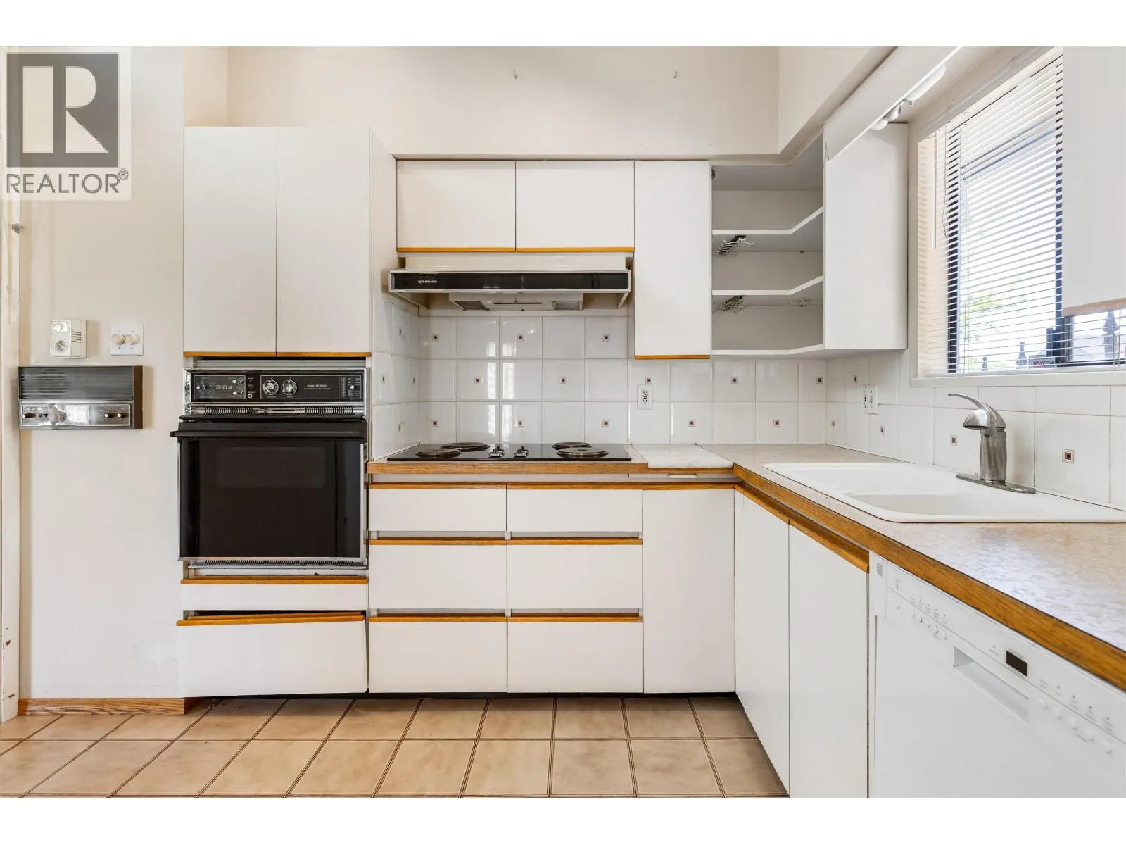 2019 PAULUS CRESCENT