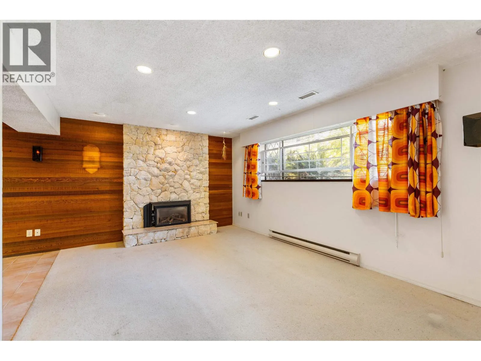2019 PAULUS CRESCENT