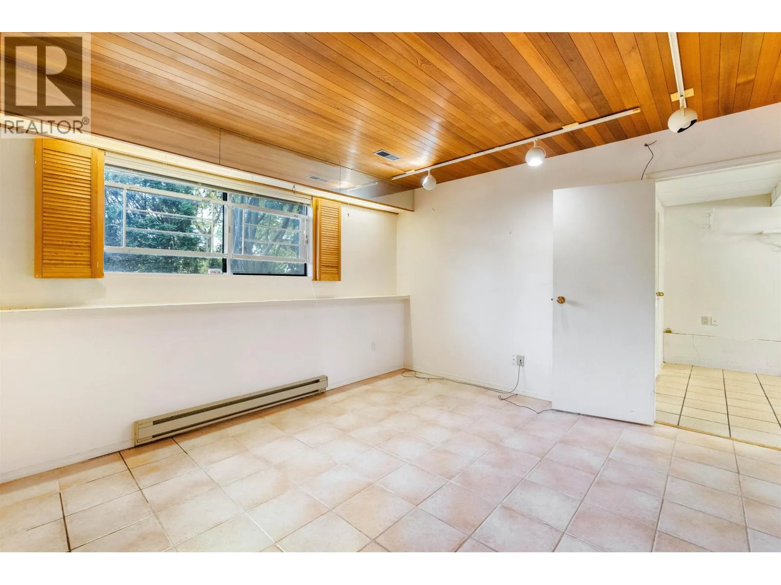 2019 PAULUS CRESCENT