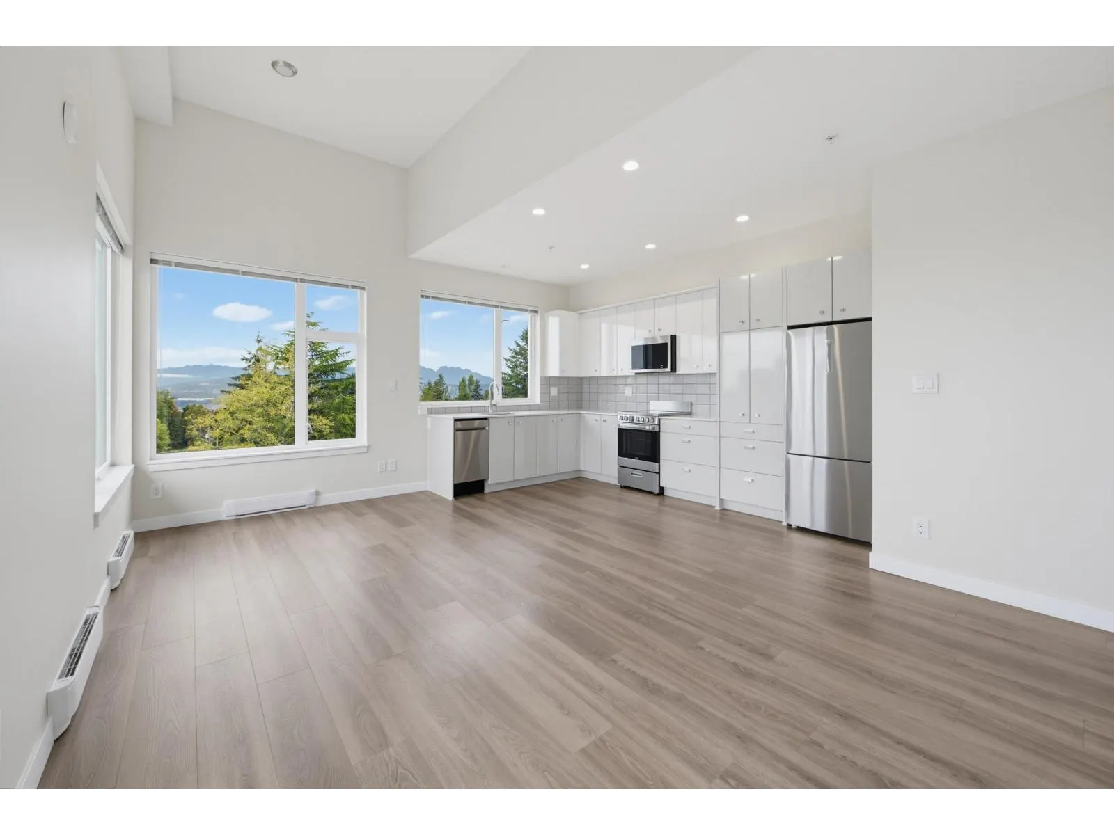509 10838 WHALLEY BOULEVARD