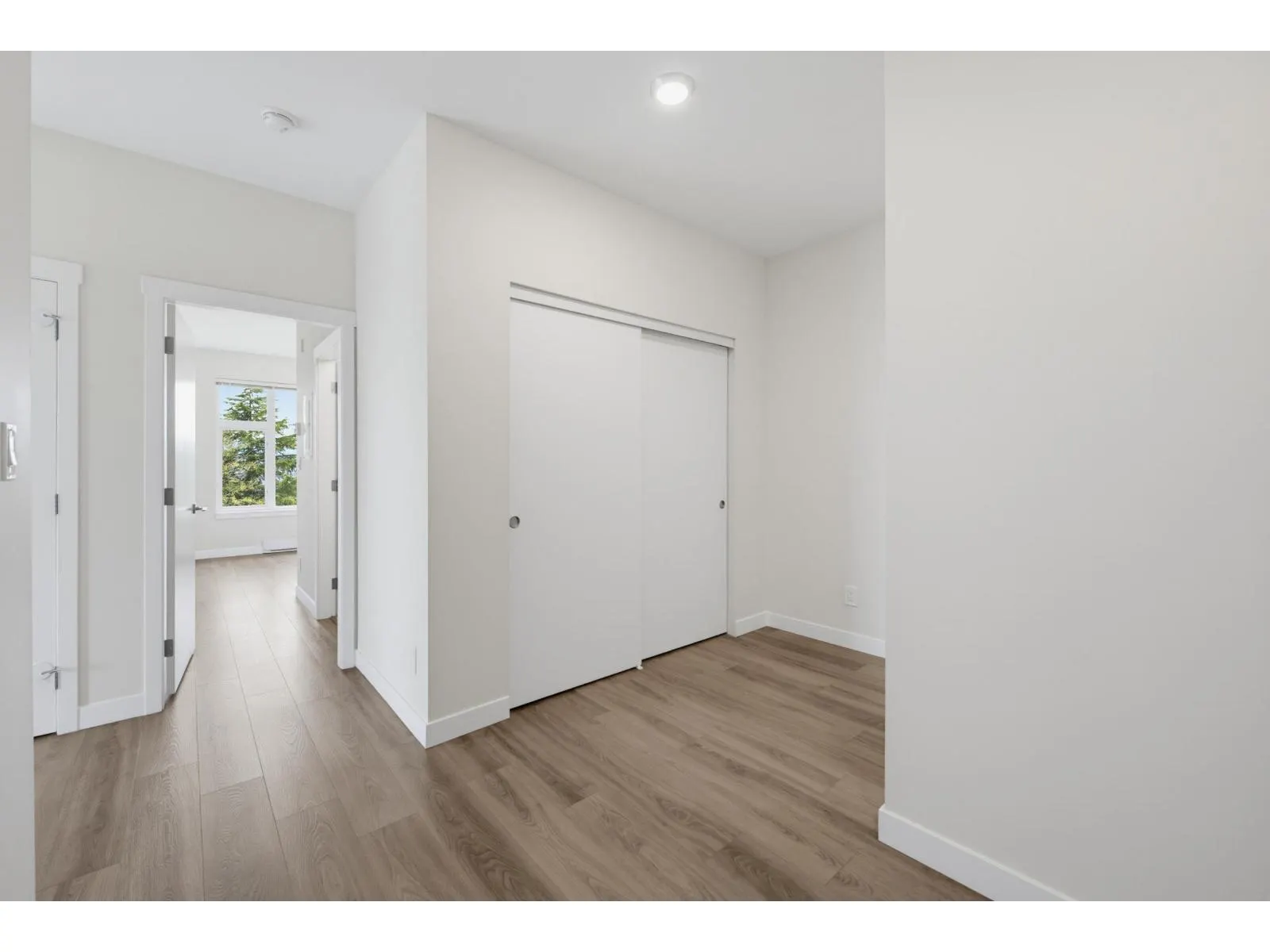 509 10838 WHALLEY BOULEVARD