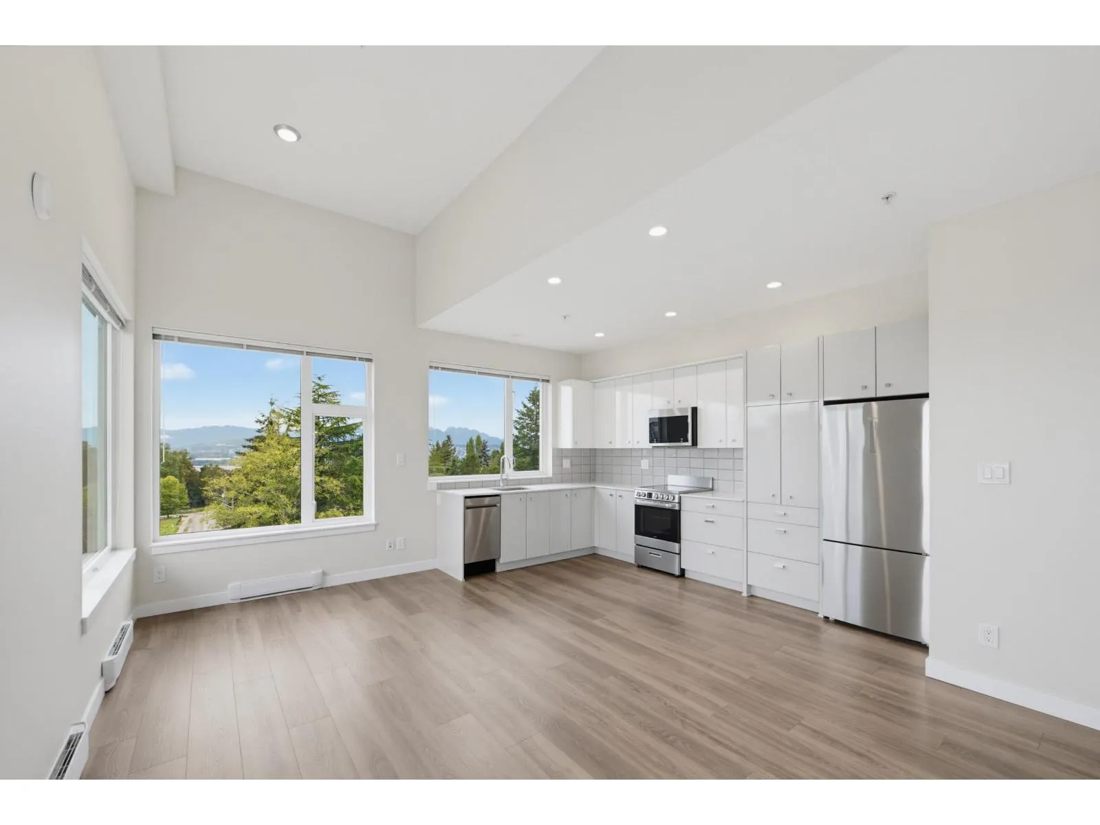509 10838 WHALLEY BOULEVARD