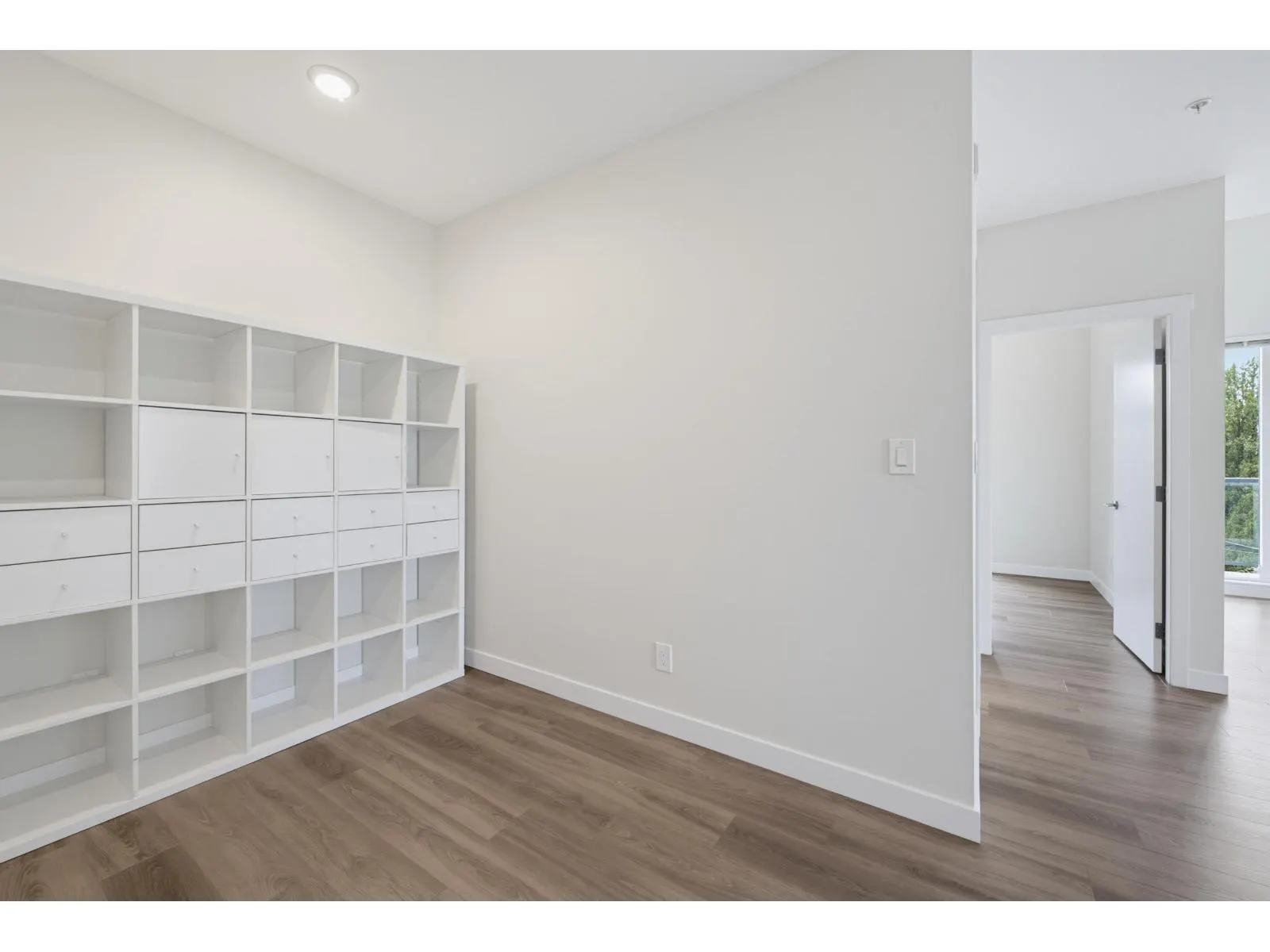 509 10838 WHALLEY BOULEVARD