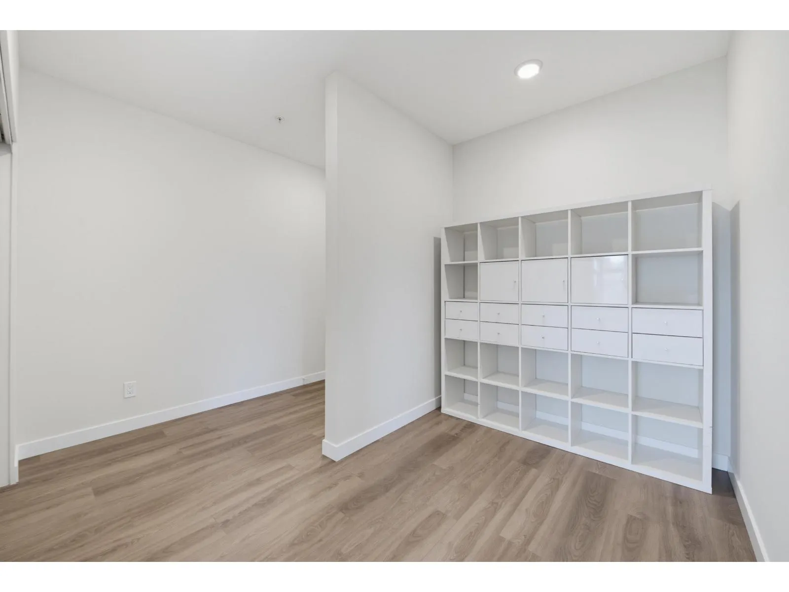 509 10838 WHALLEY BOULEVARD
