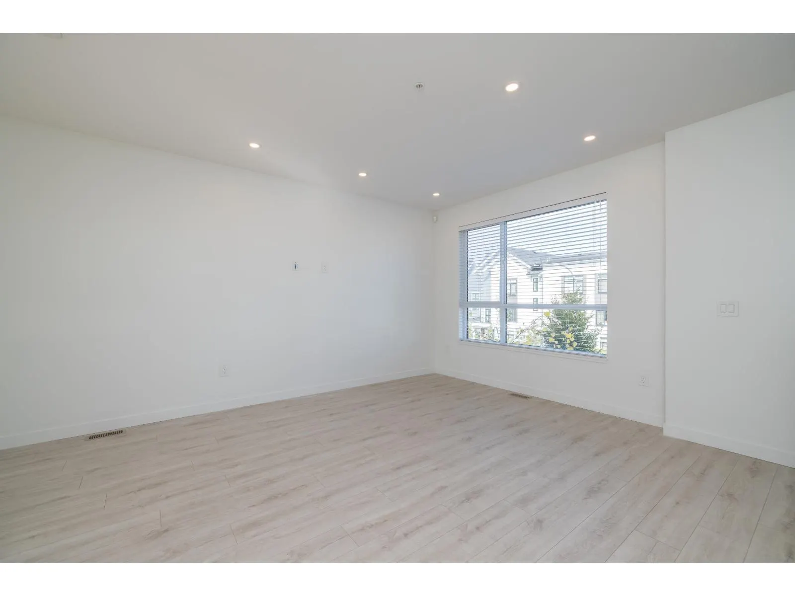 105 20150 81 AVENUE