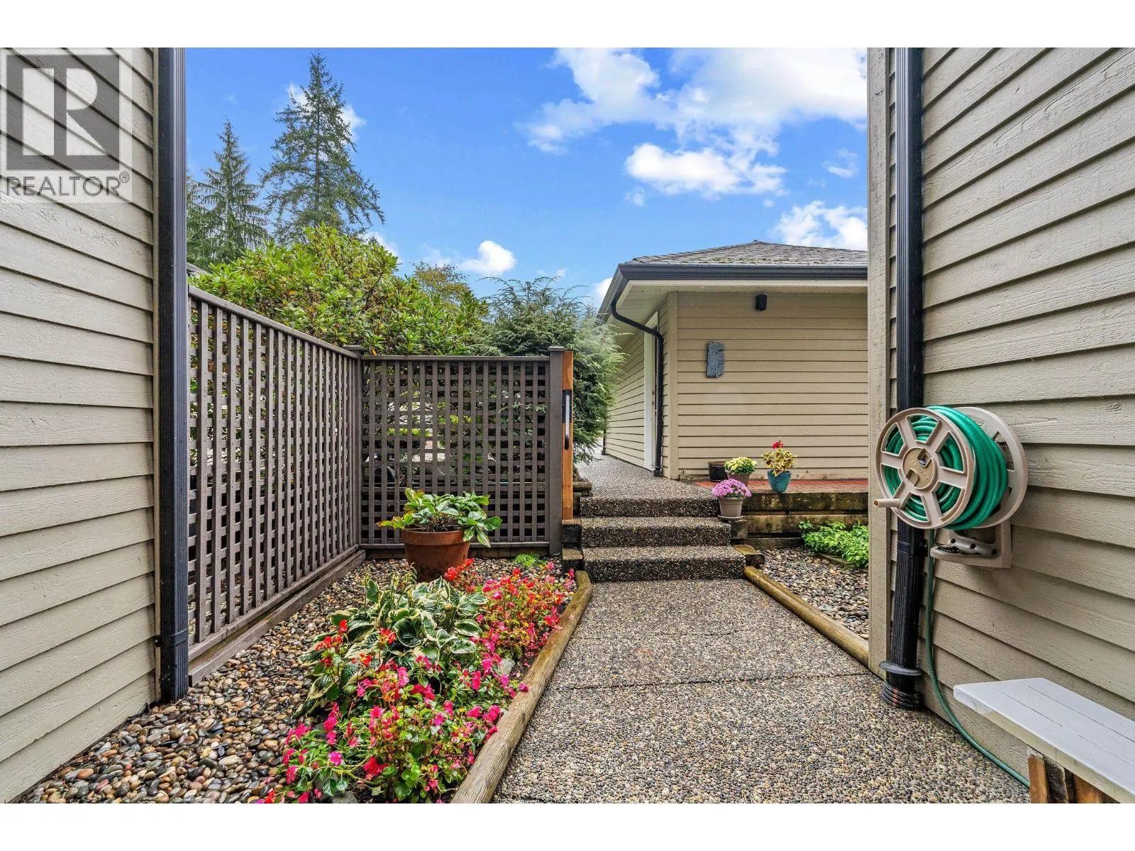 2894 MOUNT SEYMOUR PARKWAY