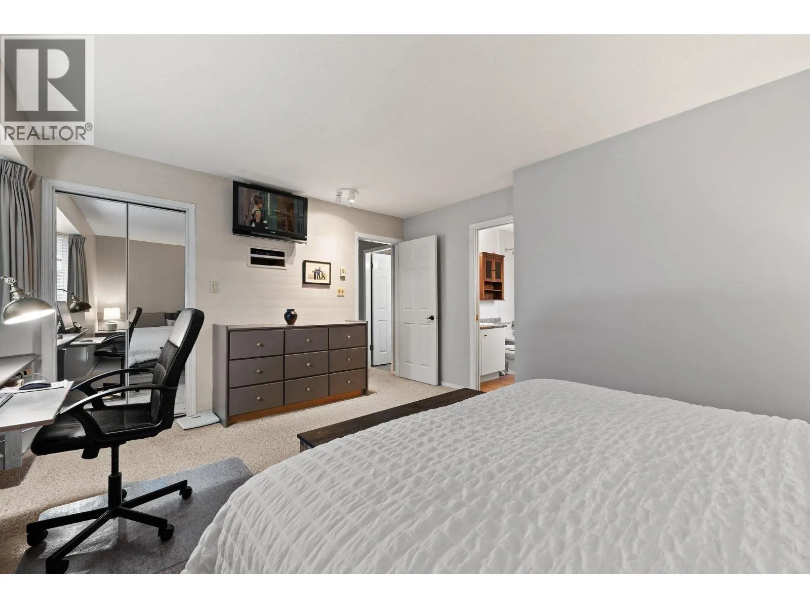 2894 MOUNT SEYMOUR PARKWAY
