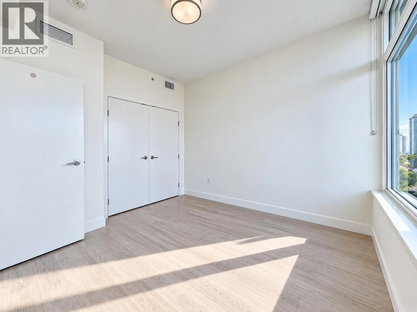 401 5051 IMPERIAL STREET