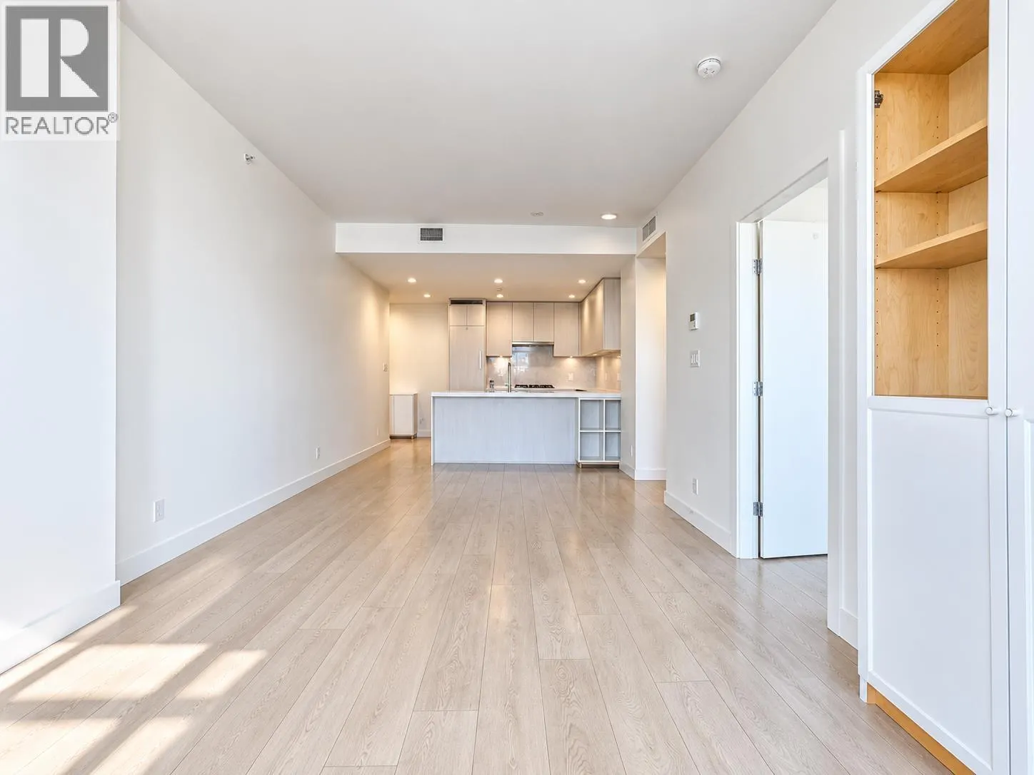 401 5051 IMPERIAL STREET