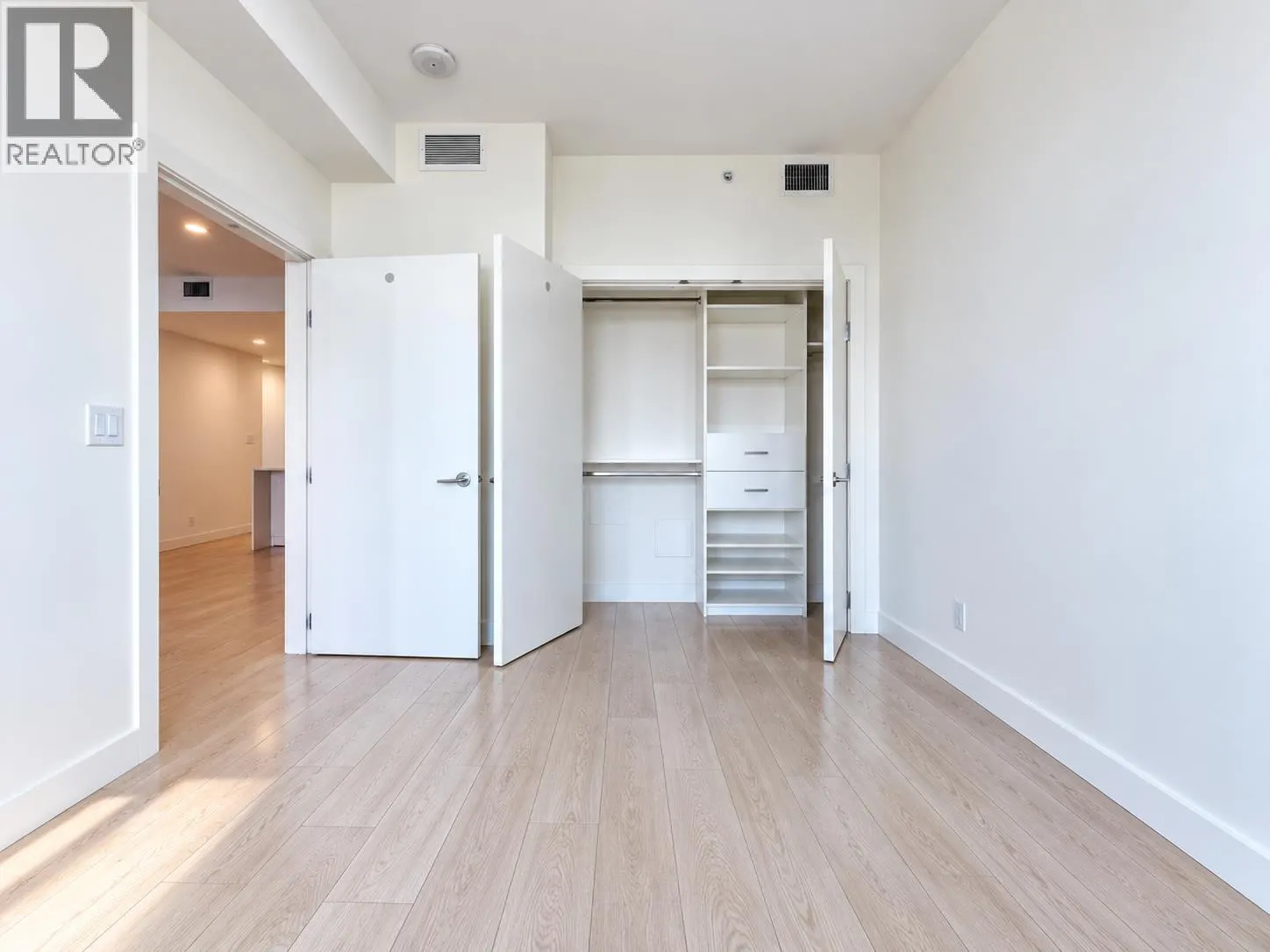 401 5051 IMPERIAL STREET