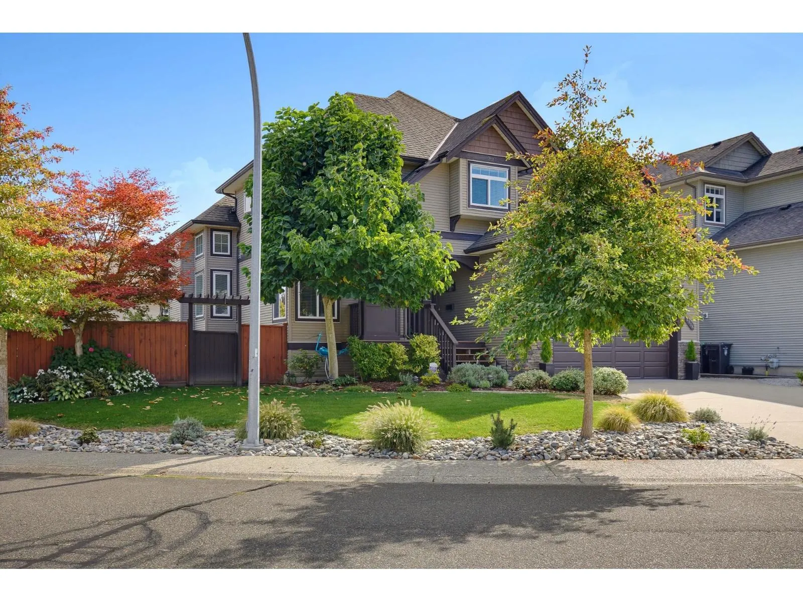 2816 WOODLAND DRIVE