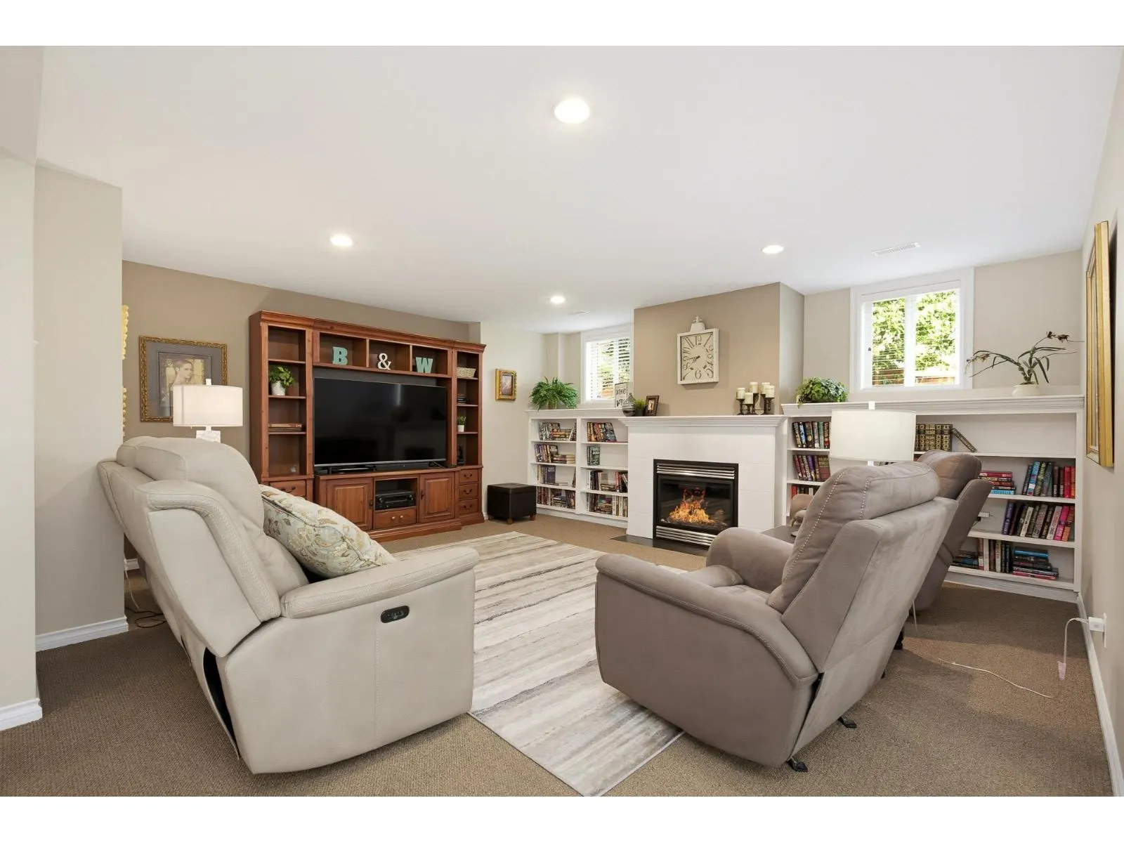 2816 WOODLAND DRIVE