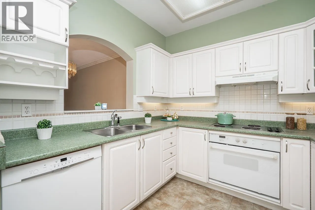 104 2995 PRINCESS CRESCENT
