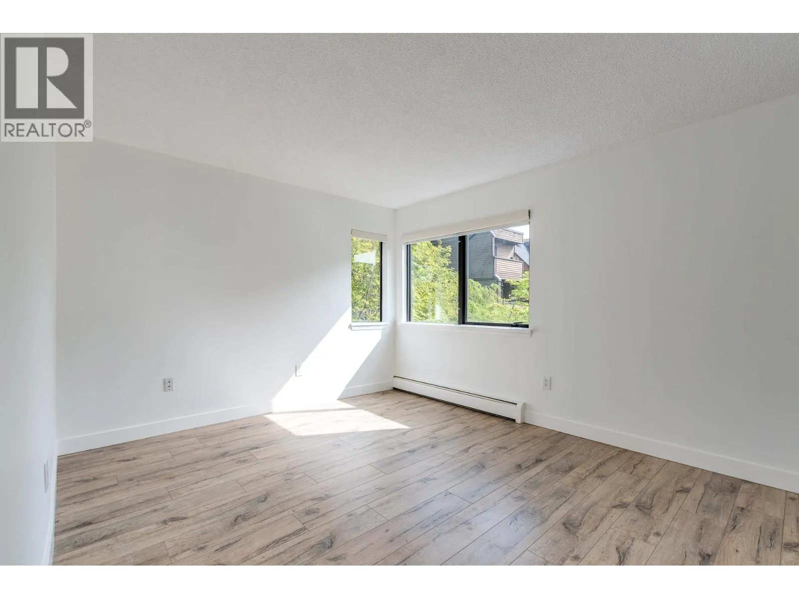 212 3275 MOUNTAIN HIGHWAY