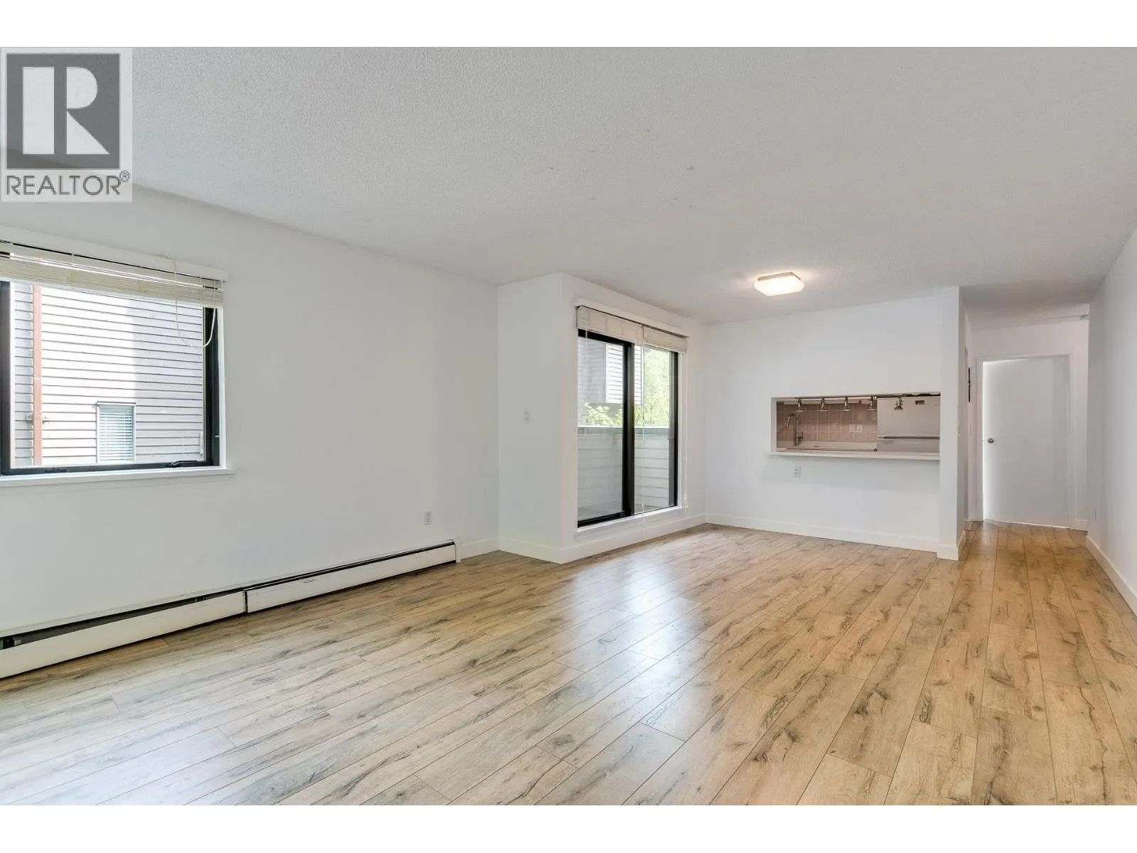 212 3275 MOUNTAIN HIGHWAY