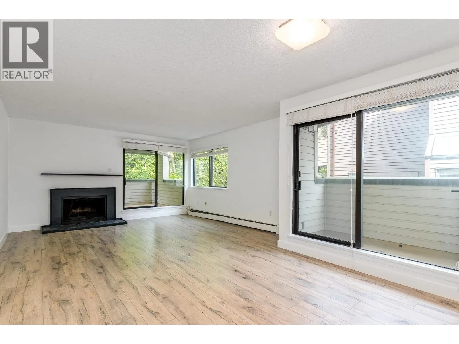 212 3275 MOUNTAIN HIGHWAY