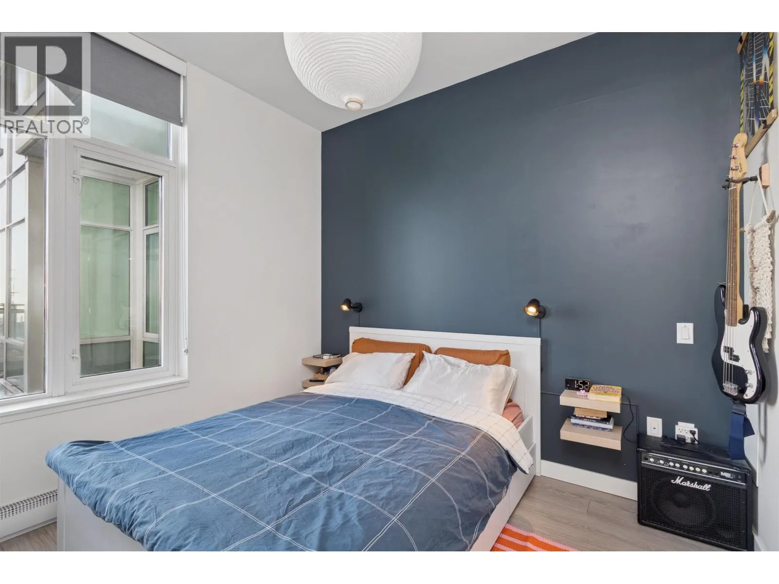 208 200 NELSON'S CRESCENT