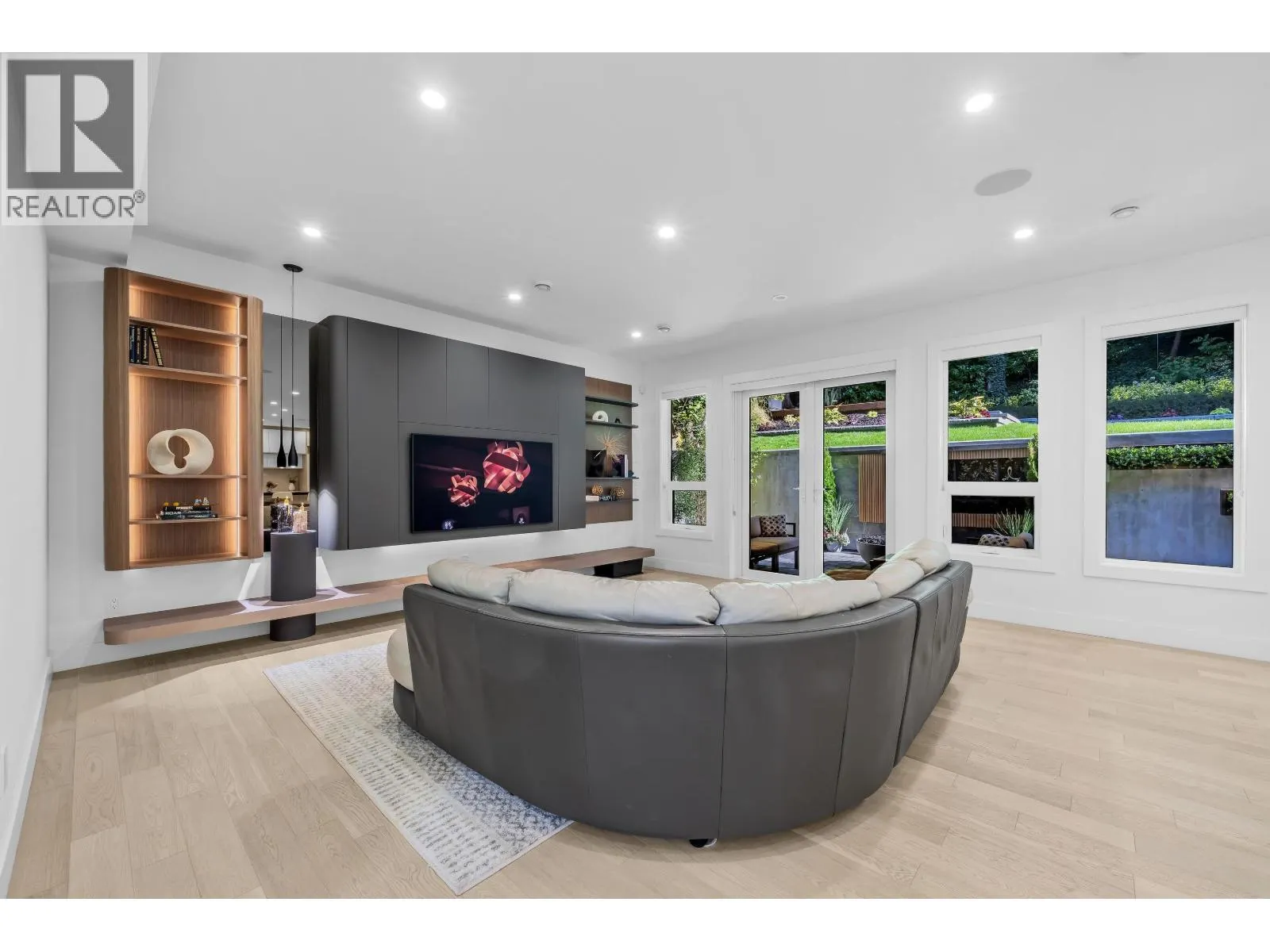 4324 GLENCANYON DRIVE