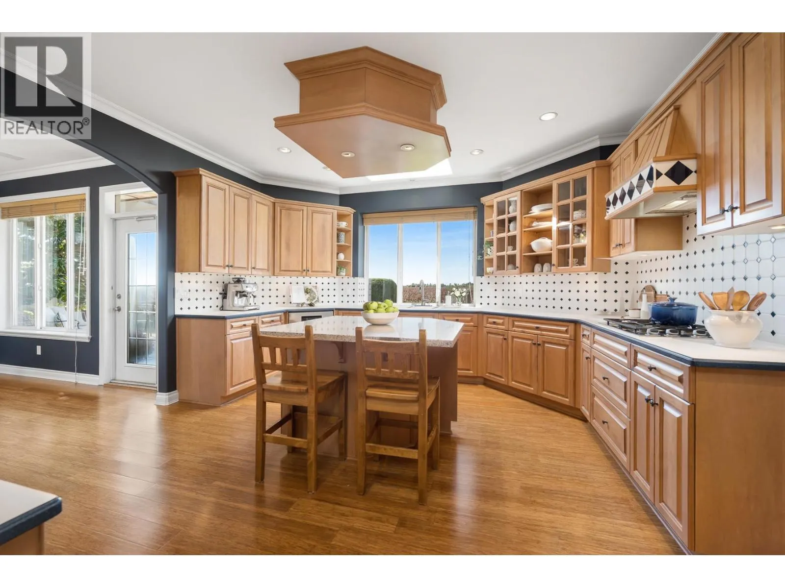 6328 SUNRISE LANE