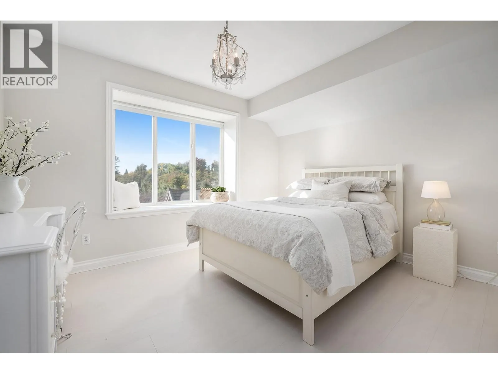 6328 SUNRISE LANE